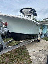 Seahunt 232 Triton Offshore Center Console