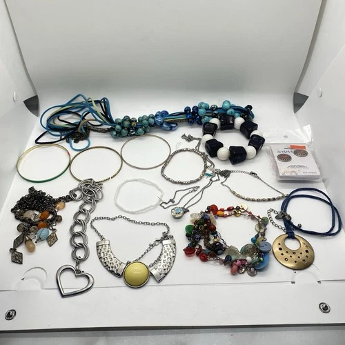 Lot of Vintage & Costume Jewelry Necklaces Bracelets Bangles Earrings Mixed