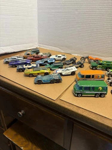 1960-1970''s Hot Wheel 15 Redline & 8 Blackwall Collection 24 Vehicles