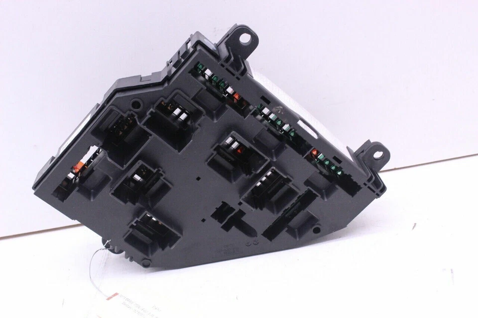 2011 BMW 750Li Fuse Relay Box Rear OEM Used - Изображение 4 из 4