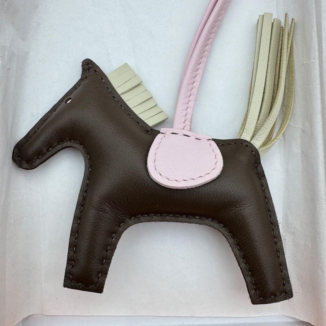 Authentic HERMES Rodeo PM Rose Sakura Chocolate Beige Agneau Milo