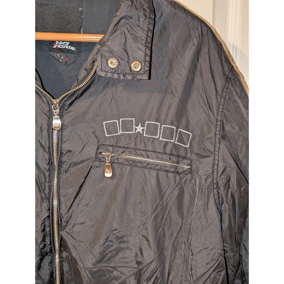 Chaqueta cortavientos vintage años 90 NO FEAR talla mediana negra forrada con cremallera completa Foto 2 de 4