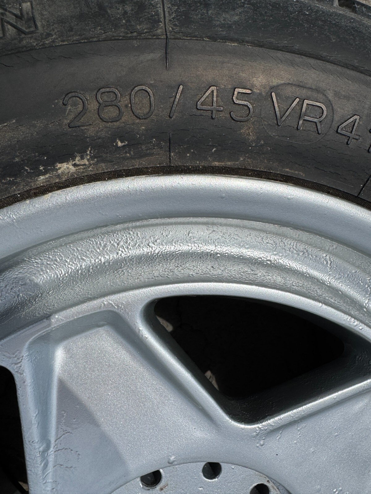 Ferrari Testarossa Center Lock Wheels 280/45, 240/45, 55,70 OEM 1985 