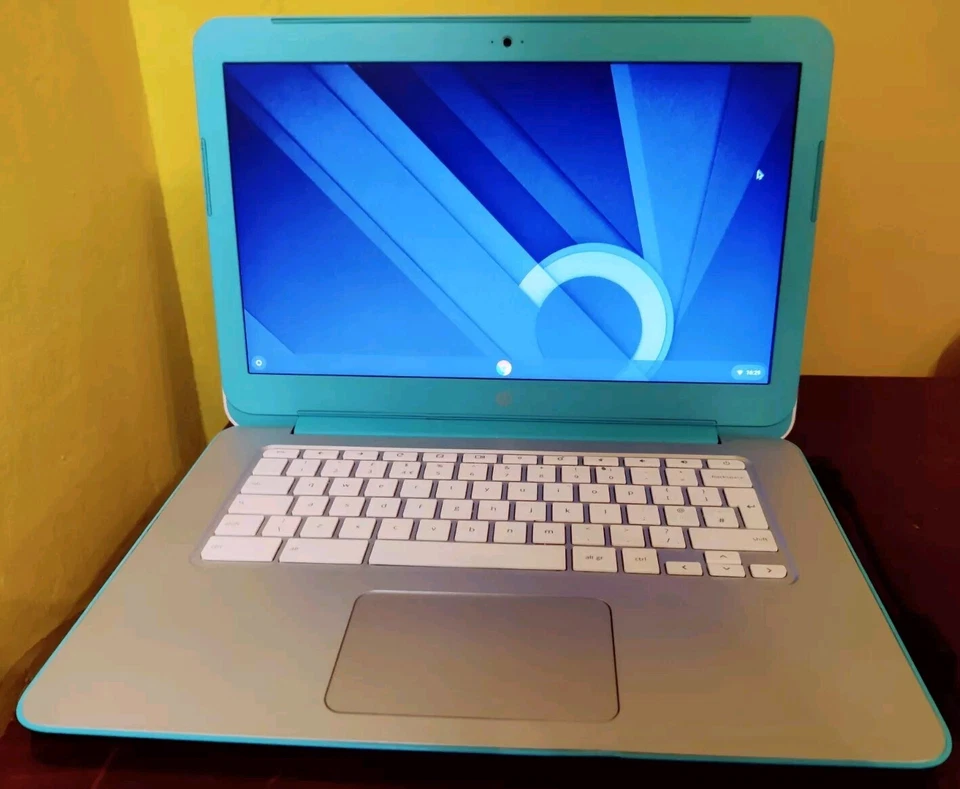 Read Desc* HP ChromeBook 14-X050na 14" ARMv7 Processor rev 3, 2GB Ram, 16GB SSD - Image 3 of 4