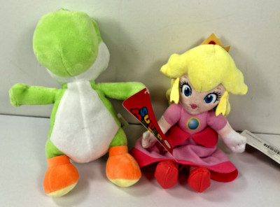2 Super Mario 2023 Princess Peach & Yoshi Small Nintendo