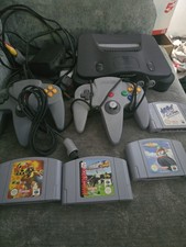 N64 Console Bundle - 4 Games & 2 Controllers Gwo