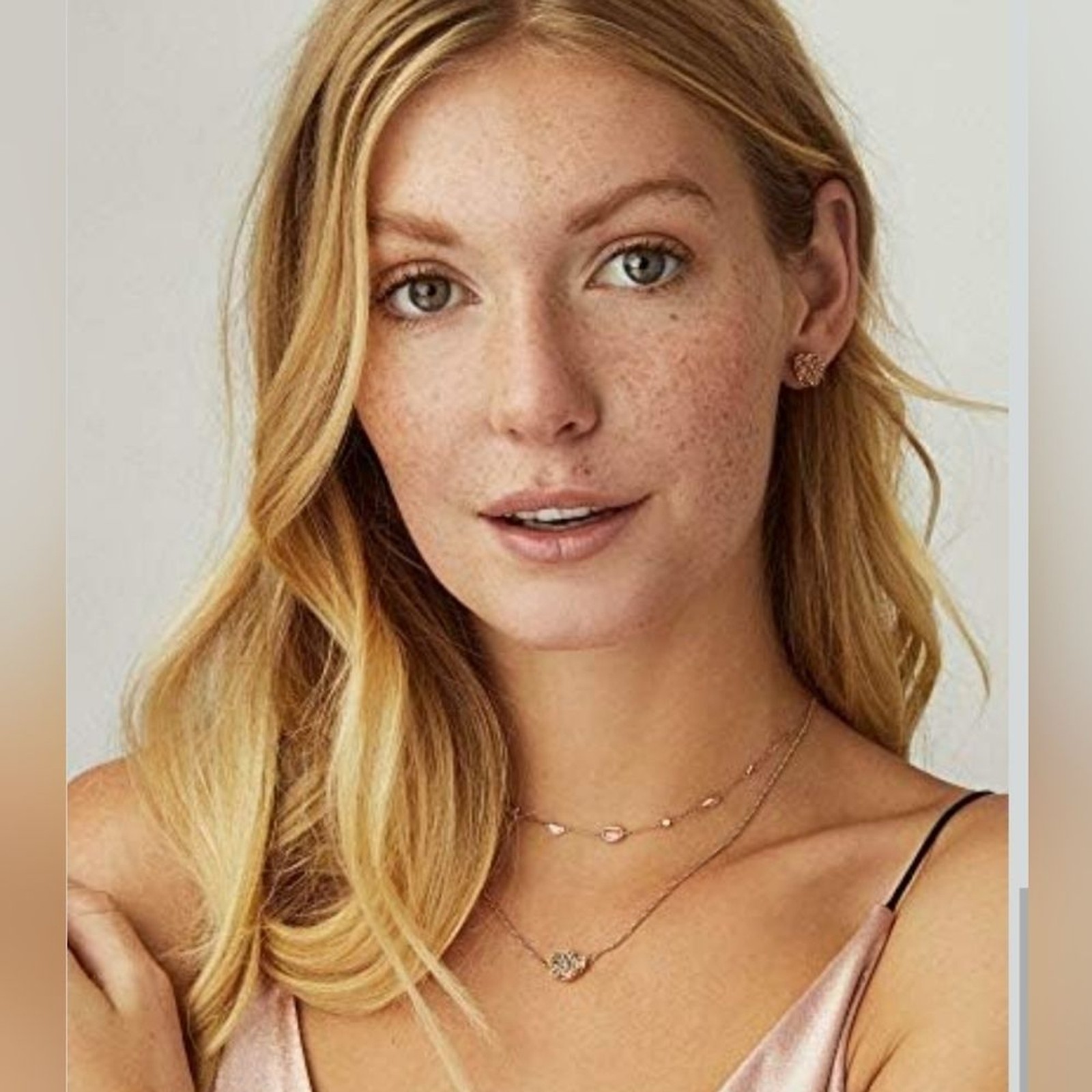 Kendra Scott Tess Gold Pendant Necklace In Iridescent Drusy