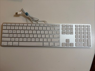 Apple Keyboard with Numeric Keypad A1243  Silver - Used great & working