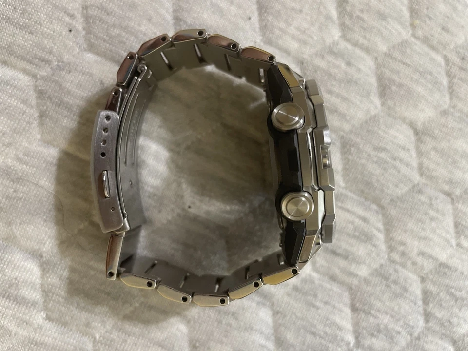 Casio Men's G-Shock G-Steel, GST -Bluetooth connectivity, solar power function - Image 3 of 4