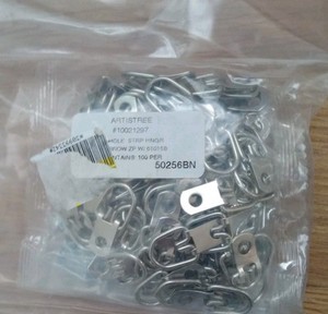 (100-Pk) Artistree Strap Hangers 1-Hole 75LBS 10021297