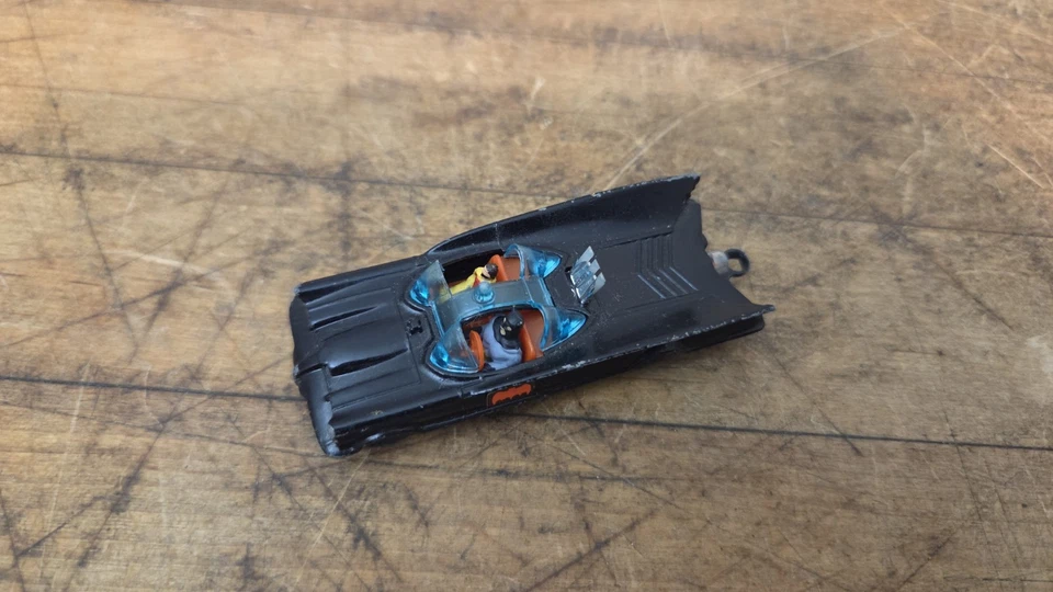 Batimóvil Husky/Corgi con Batman y Robin 1966 Hecho en Gran Bretaña ¡Bonito! Foto 2 de 4