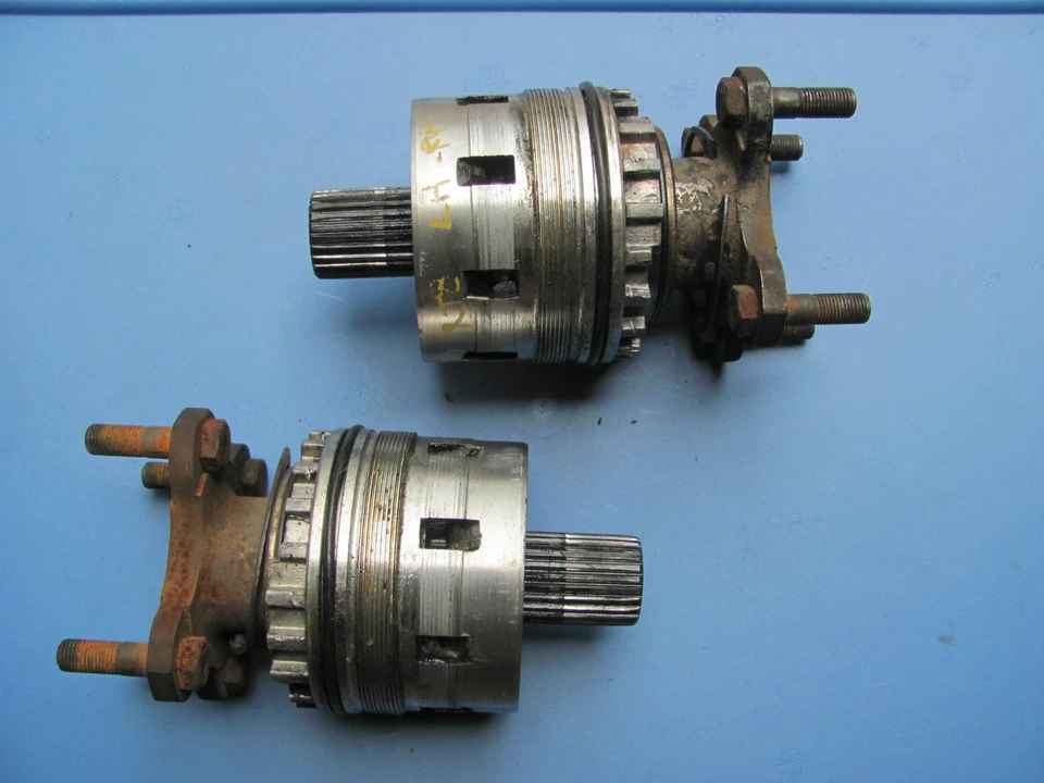 JAGUAR XJ8 XJR VANDEN PLAS REAR DIFFERENTIAL OUTPUT SHAFTS 2 PC 1998-99-00-2003 - Image 2 of 4