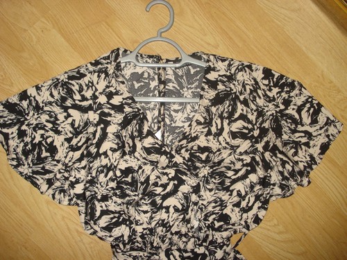 IN THE STYLE BLACK/BEIGE POLYESTER FLORAL BELT BUTTON JUMP/ PLAYSUIT UK 12 - Picture 2 of 13