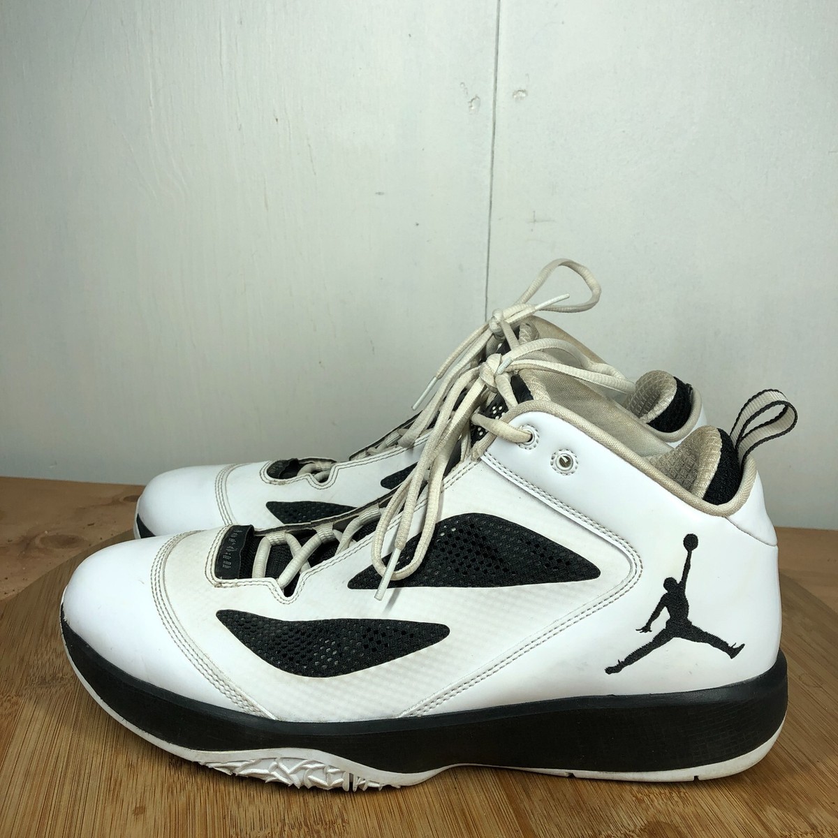 Nike Air Jordan Size 11.5 White Black Mens C2A C5 Air Jordan 1 Mid Men main image 2