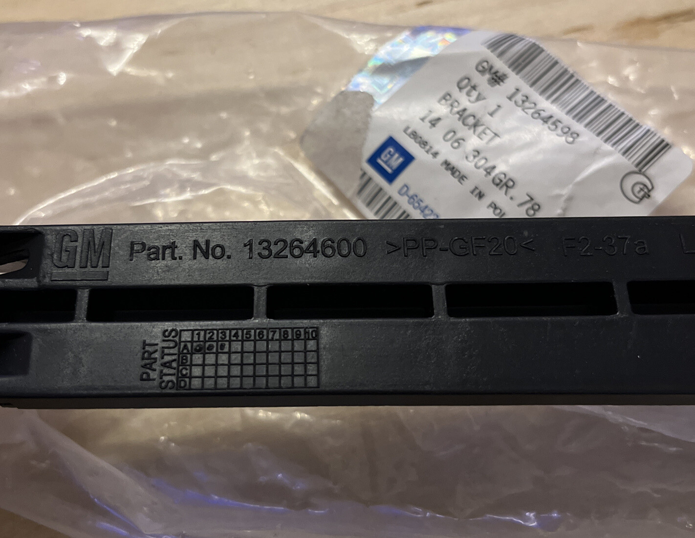 Vauxhall Astra Front Bumper Left Passenger Bracket GM 13264598  