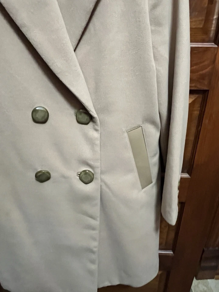 Abrigo Cabi Heritage # 4113 nuevo sin etiquetas. Marrón tostado camel, talla mediana. Forro a cuadros Foto 4 de 4