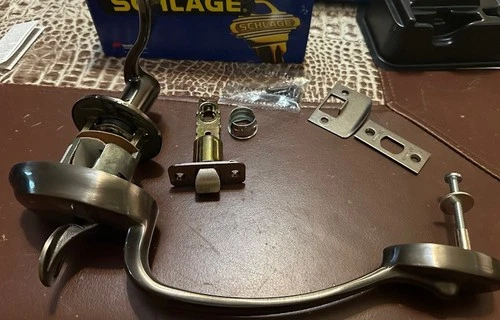 Replacement Outdoor Schlage Handleset - New/ Old Stock - Picture 2 of 3