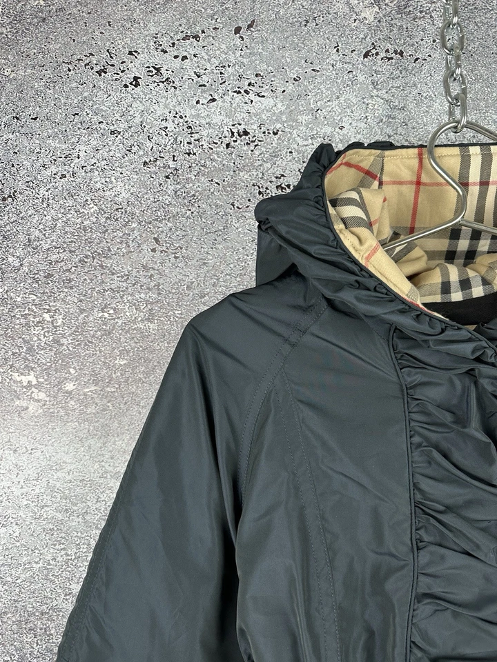 CHAQUETA ABRIGO NAILON AZUL MARINO OSCURO BURBERRY NIÑA CON CINTURÓN 10Y 140cm Foto 2 de 4