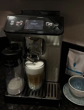 De’Longhi Eletta Explore / Premium Espresso Machine with Hot & Cold Brew