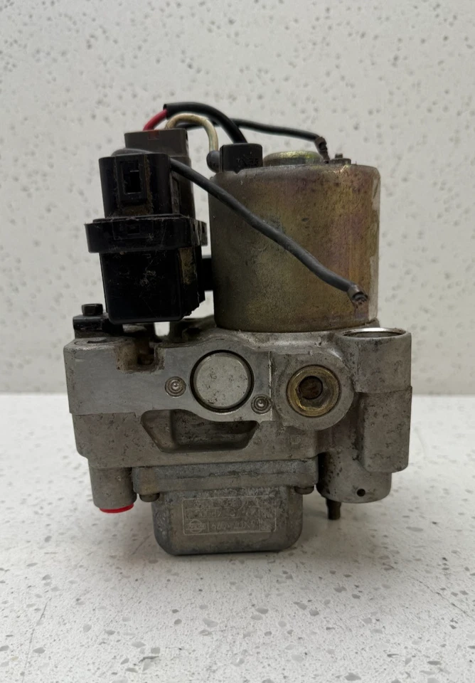 97-98 Infiniti Q45 ABS Pump Control OEM 476004P000 Module B377-14 Foto 2 de 4