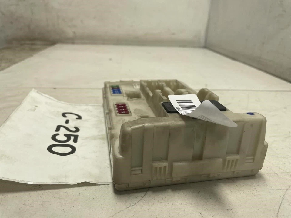 Nissan Máxima 2011 caja de fusibles de motor de 3,5 L OEM+ Foto 3 de 4