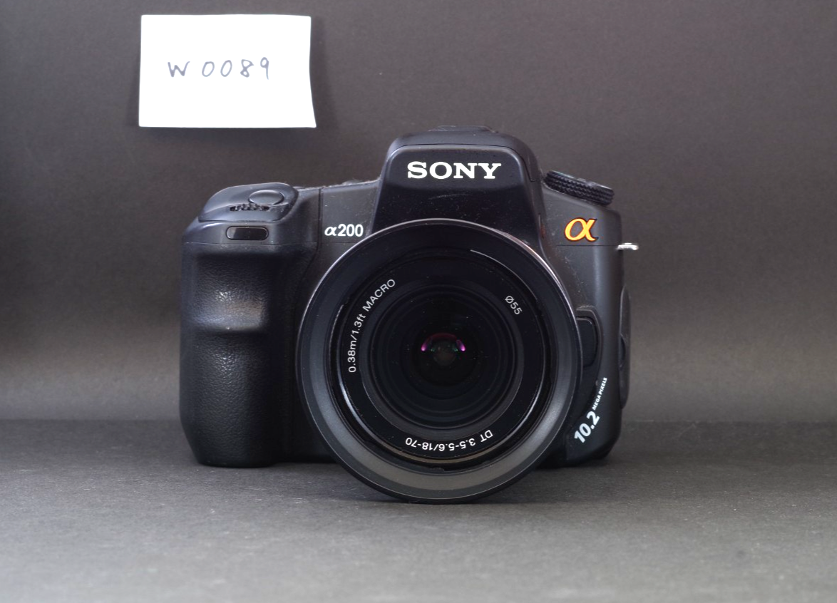 Top Mint】SONY a200 DSLR Camera and DT 18-70mm f/3.5-5.6 Lens From