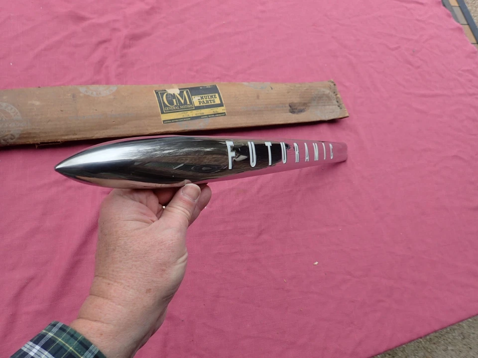 Oldsmobile 98 1950 puerta trasera moldeada “futuramic”, izquierda, ¡nuevo! 4577569 moldura Foto 3 de 4