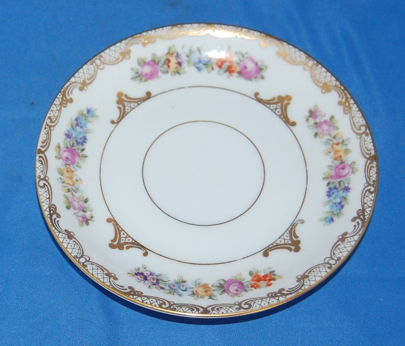 Royal Bayreuth saucers (before 1948)