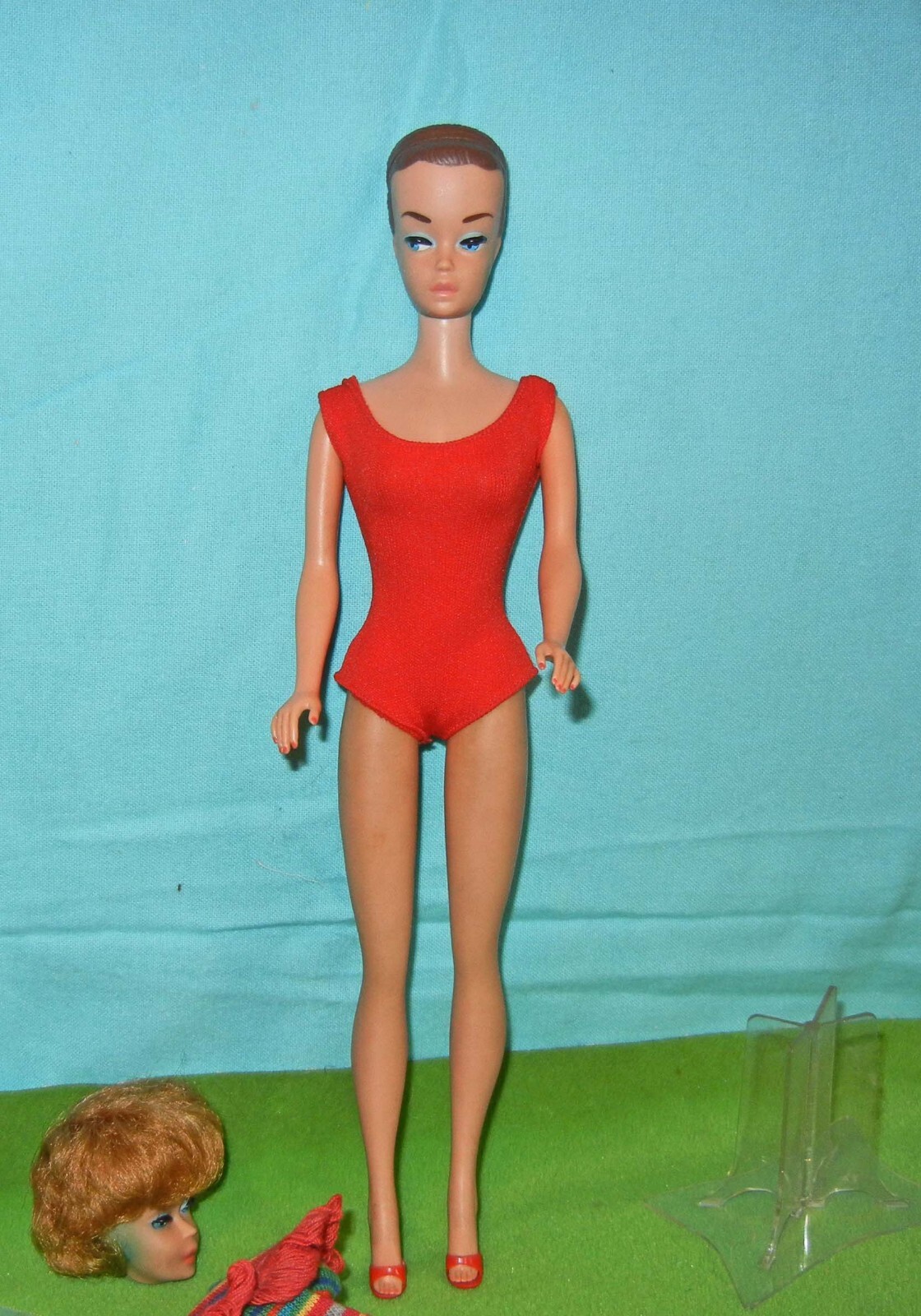Vintage Fashion Queen Barbie doll, Midge 1962 with wigs & accessories