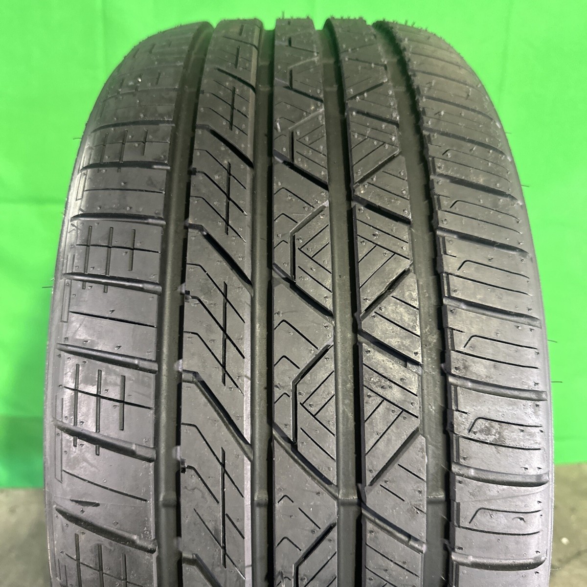 Single,Used-245/35ZR20 Road Hugger GTZ 95W 9/32 DOT 1223 | eBay