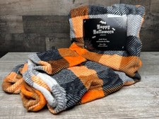 Plush Halloween Throw  "Halloween Plaid"  vc052233302  Sooo Soft  Cozy  NEW