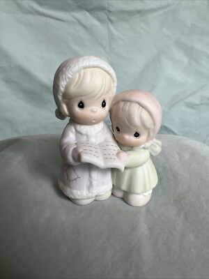 Precious Moments Sugar Town Aunt Ruth & Aunt Dorothy Carolling Figurine 529486
