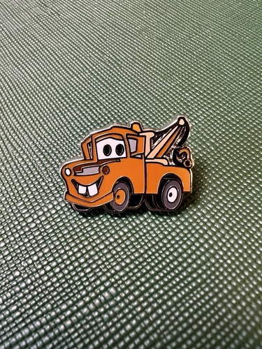 Disneyland Park Tiny Kingdom 2nd Edition Series 2 Cars TOW MATER Pin