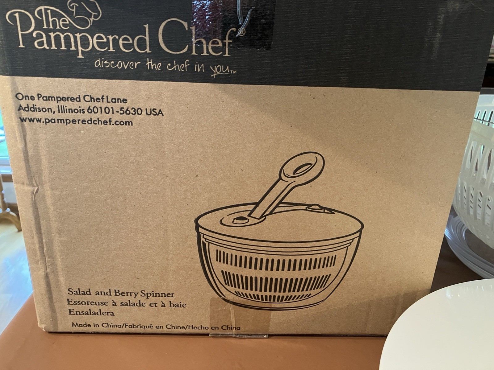 Pampered Chef 4-Piece White Salad Berry Spinner Set 1785 with Original Box  -image