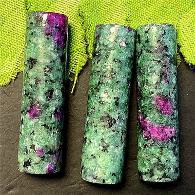 PF03DA06117 36x9mm 3Pcs Beautiful Ruby in Fuchsite Cylinder Pendant Bead