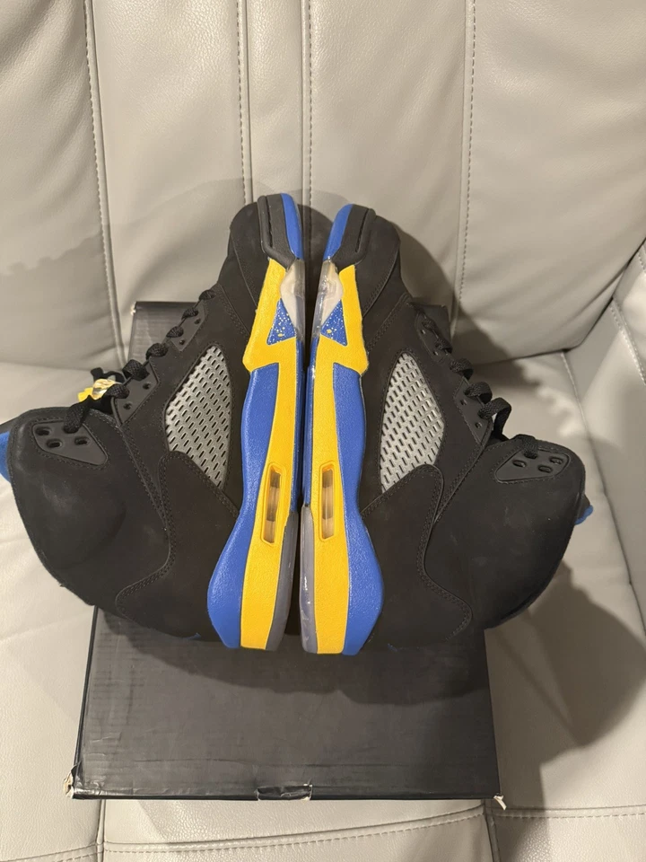 耐克 Air Jordan 5 复古上海申黑色校服玉米 136027-089 男式 Us10 — 第 4/4 张图片