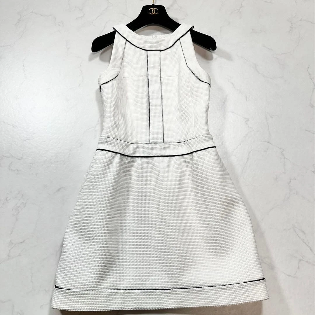Chanel — Chanel Knit Jacquard Dress 2015 Size:34 Off White good condition SK1708