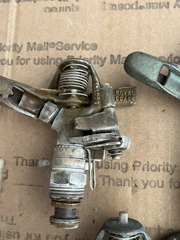 4 rociadores de riego Buckner Latón 10001 Royal Coach de colección envío gratuito EE. UU. Foto 4 de 4