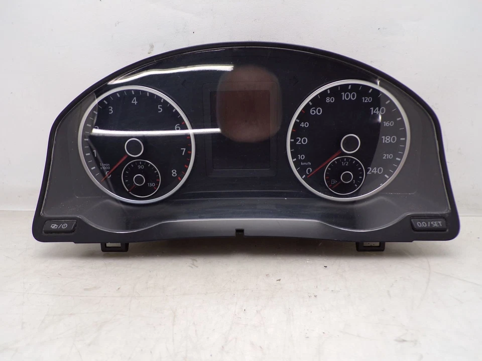 Tachometer KOMBIINSTRUMENT ( 117000 Km ) 5N0920883 TIGUAN (5N) 2.0 TSI 4MOTION - Bild 1 von 4