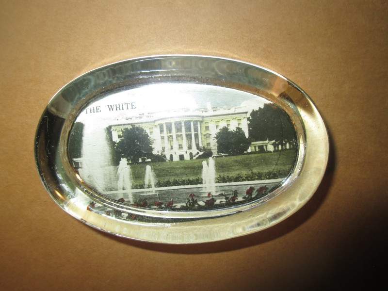 Vintage White House Washington DC Solid Glass Souvenir Paper Weight