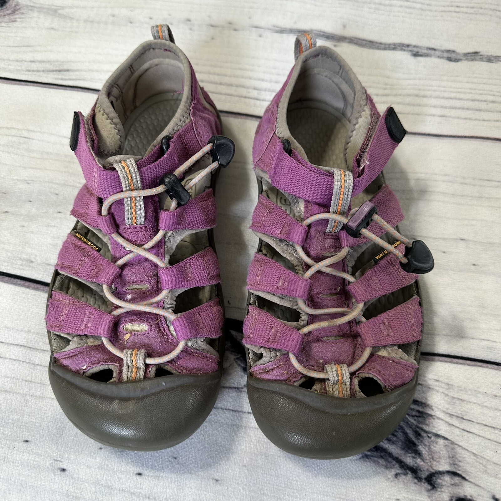 Sandali da trekking viola Keen Youth taglia 5 Newport H2 scarpe da acqua giovani