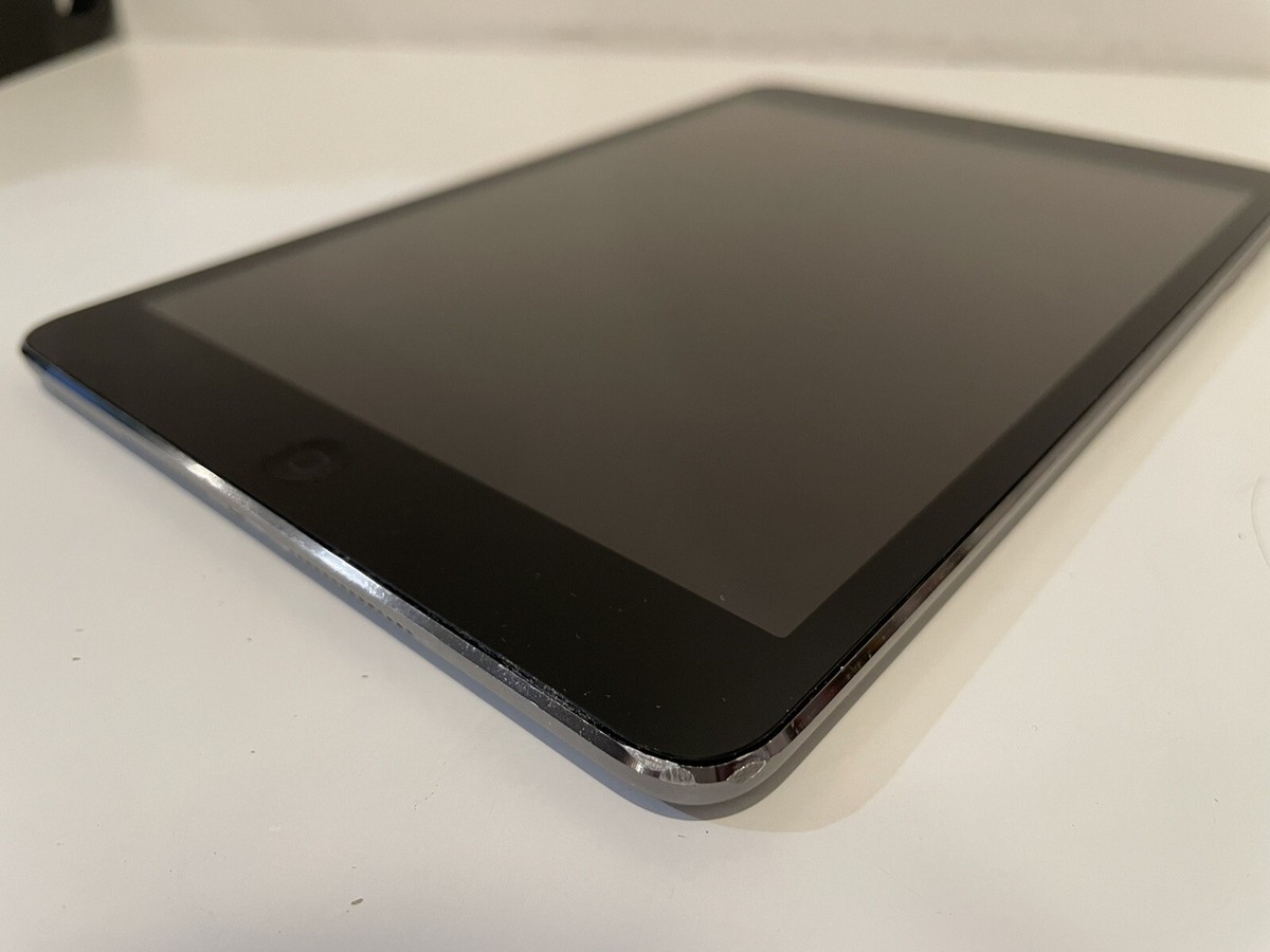 Apple iPad mini 2 16GB, Wi-Fi, 7.9in - Space Gray w/ Box