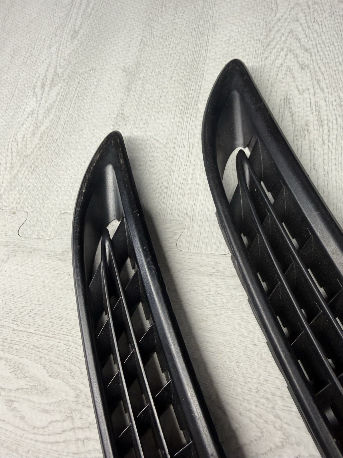 15-21 McLaren 570S 2018 Center Dash Demister Vent Vents 13N0358CP