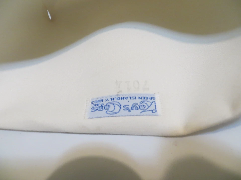 GORRA ENFERMERA 'Kays Caps N. Y.' SOMBRERO ALGODÓN BLANCO VINTAGE CON COSTURAS EN EL DOBLADILLO circa 1960 Foto 4 de 4