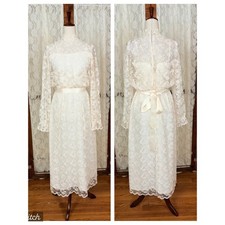 Beautiful Vintage 1960s/70s Ivory Lace Tea Length Wedding Dress