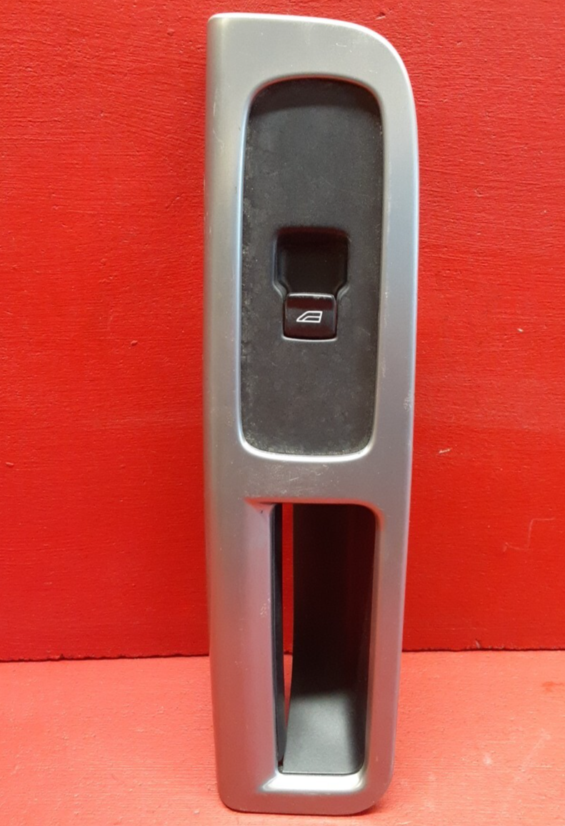 2004-2007 Volvo V50 S40 Passenger Side Front Window Switch & Bezel