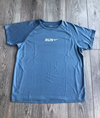 T-Shirt NIKE technique Dri-Fit, Taille M pour Homme, très bon état - Photo 1/4