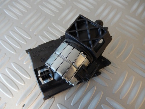 Stellmotor Scheinwerfer LED A2059062206 Hella 214.812-02 Mercedes C-Klasse W205