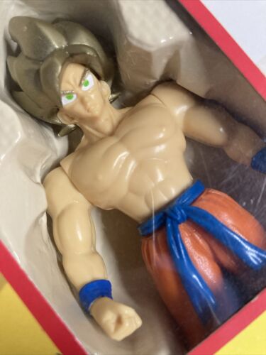 Bandai Super Battle Collection Vol. 2 Super Saiyan Son Gokou Gold Hair Version - Picture 4 of 7