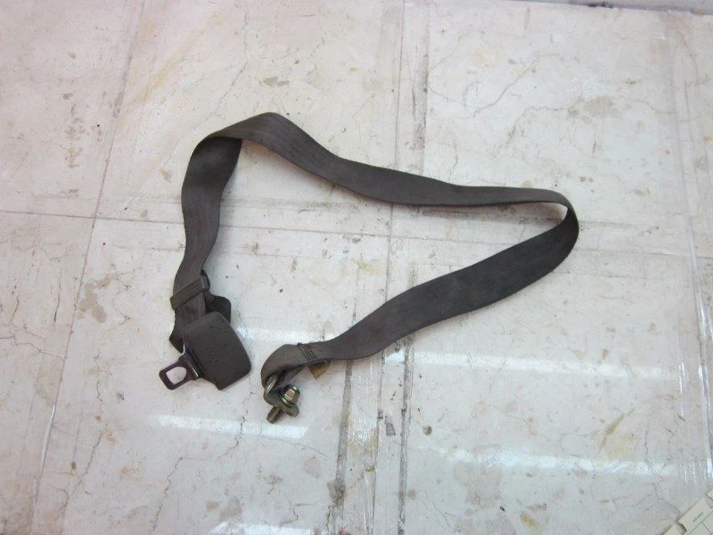 1992 1993 1994 1995 1996 LEXUS ES300 montaje de cinturón de seguridad central trasero OEM 6069 Foto 3 de 4